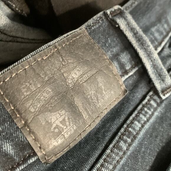 Levi’s Women’s 710 Super Skinny Jeans Super Dark Wash Blue Size 26 - Picture 5 of 5